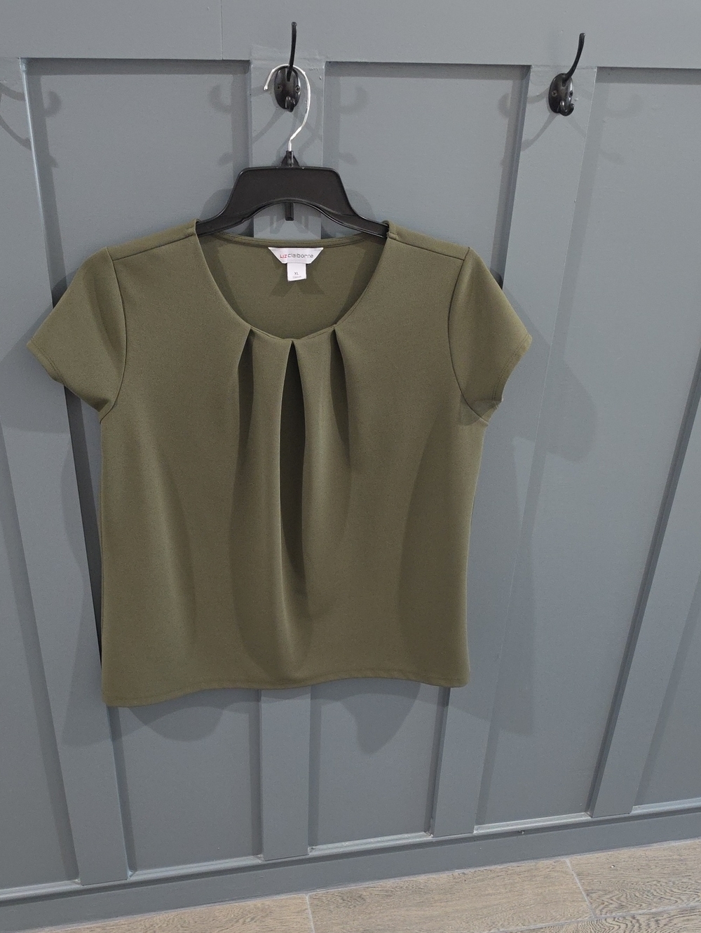 Liz Claiborne Olive Green Short Sleeve Pleat Front Top